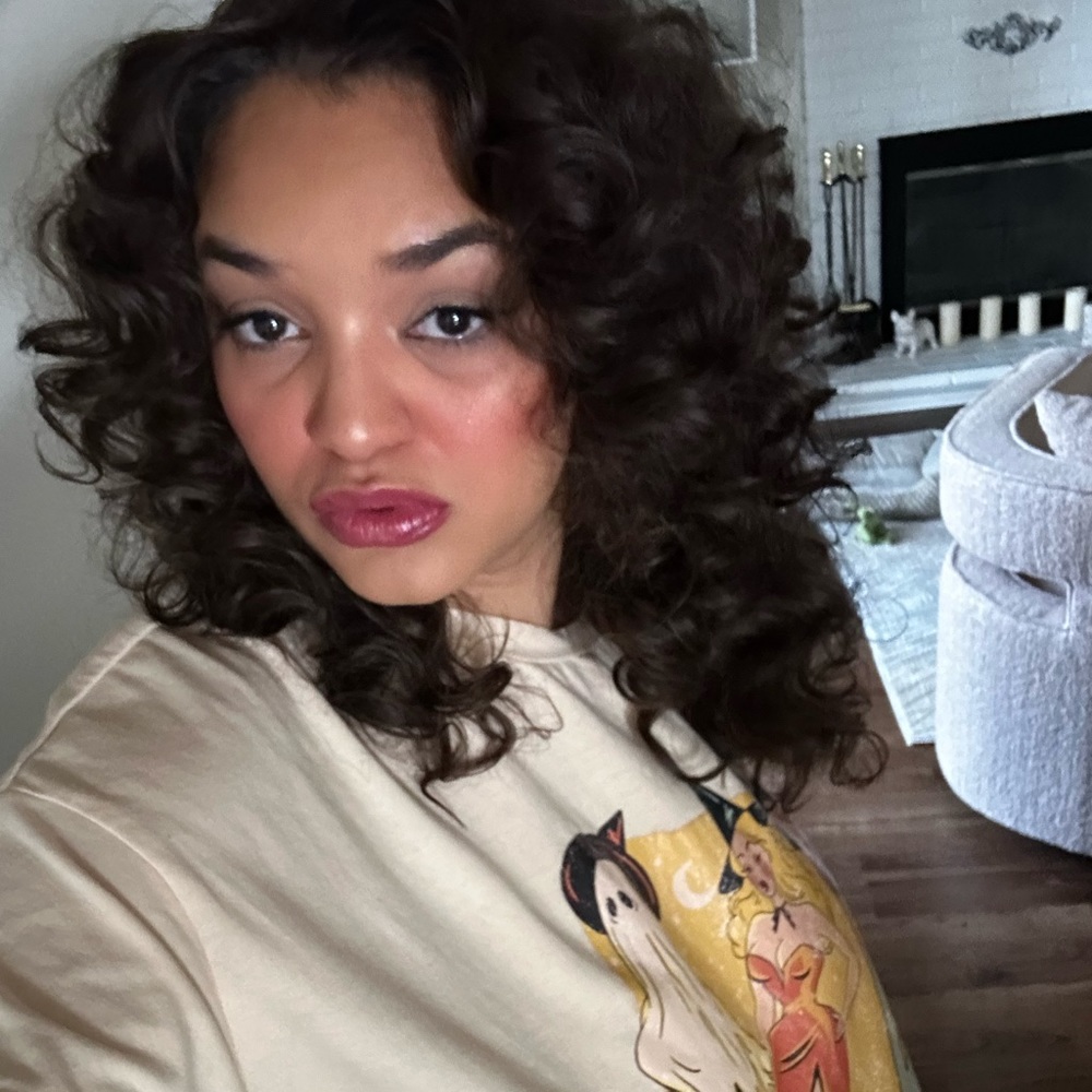 Meet your Posher, Vanessa